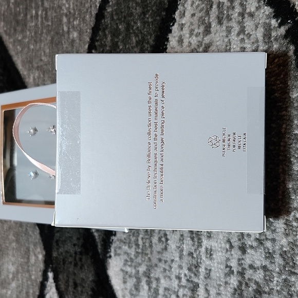 BELIEVE BY BRILLIANCE FINE SILVER PLATED CUBIC ZICONIA EARRINGS SIZE 7 R… - Picture 4 of 13